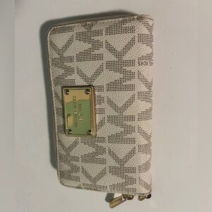 Michael Kors wallet